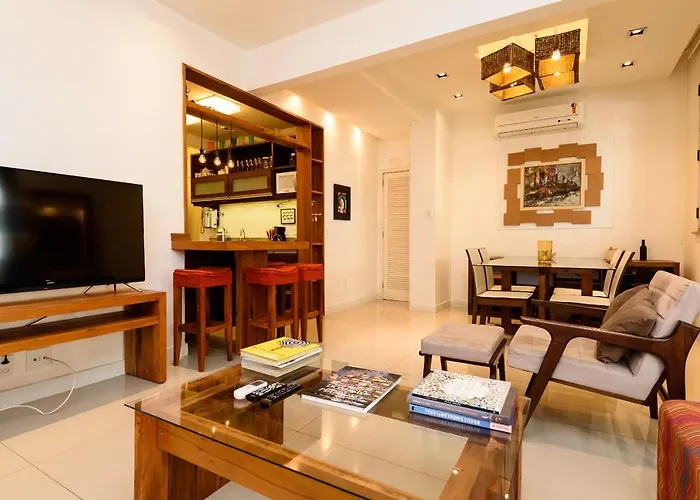 Pineapples GSM102 - Apartamento Pet Friendly 2 Quartos a 200m da Praia do Leblon
